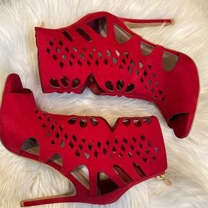 🎉🎉HP 1/23🎉🎉♦️❤️♦️STUNNING RED CAGED OPEN TOE CUT-OUT BOOTIES♦️❤️♦️